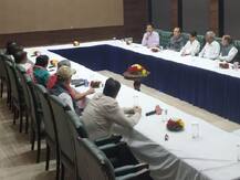 आर्थिक मोर्चे पर लामबंद विपक्ष, बैठक के बाद गुलाम नबी आजाद ने कहा- देश में BJP को छोड़ कर हर कोई परेशान