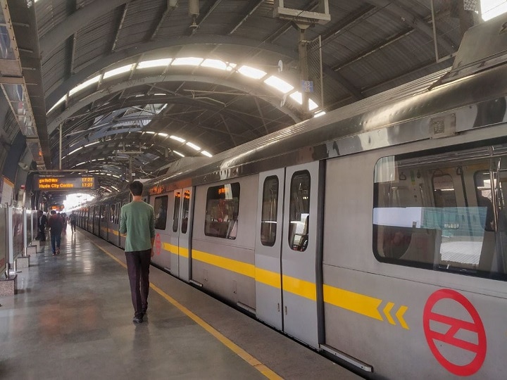 17 metro stations closed because of CAA protests जानिए- CAA के विरोध में प्रदर्शन की वजह से दिल्ली के कौन-कौन से 17 मेट्रो स्टेशन बंद हैं, पढ़ें- पूरी जानकारी