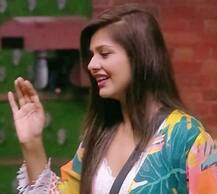 बिग बॉस 13 से बाहर होने के बद हांगकांग में वेकेशन एंजॉय कर रही हैं दलजीत कौर