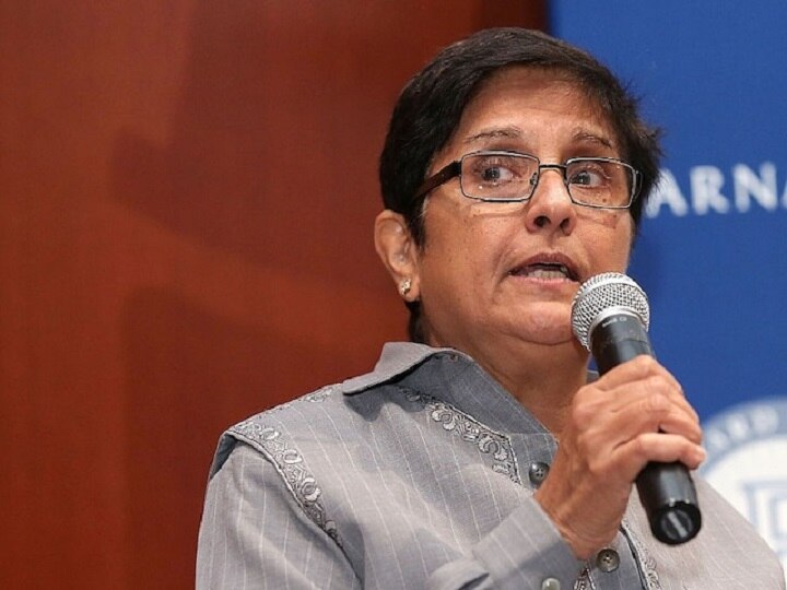 Police-lawyer clashes reminiscent of 1988 Kiran Bedi incident तीस हजारी कांड: दिल्ली पुलिस के अधिकारियों-जवानों को फिर क्यों याद आईं किरण बेदी?