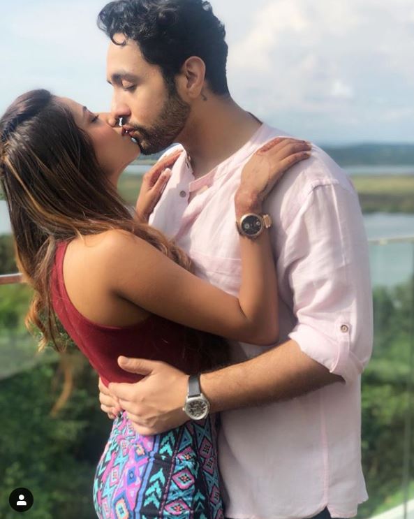 Adhyayan Suman Lip Lock Intimate Photos With Girlfriend Maera Mishra Getting Viral Actor Dated Kangana Ranaut Previously | गर्लफ्रेंड मायरा मिश्रा संग लिप लॉक करते अध्ययन सुमन की तस्वीरें वायरल ...