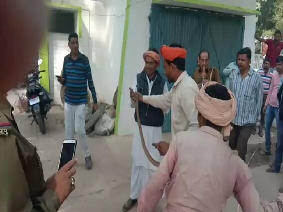 थाने में कुछ ऐसा हुआ कि पुलिस वालों के छूटने लगे पसीने