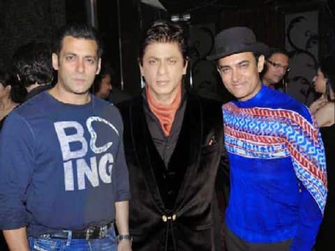 फैन्स का इंतजार होगा खत्म, एक साथ एक फिल्म में नजर आ सकते हैं सलमान, शाहरुख और आमिर फैन्स का इंतजार होगा खत्म, एक साथ एक फिल्म में नजर आ सकते हैं सलमान, शाहरुख और आमिर