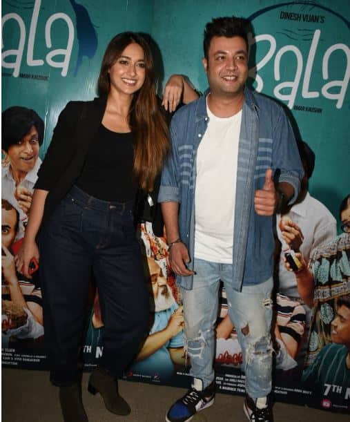 आयुष्मान खुराना स्टारर फिल्म 'बाला' कल रिलीज होने वाली है. फिल्म की रिलीज से पहले इसकी स्क्रिनिंग रखी गई. इस स्क्रिनिंग में कई फिल्मी सितारे नजर आए.