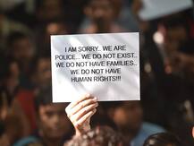 दिल्ली: आज भी जारी रहेगी वकीलों की हड़ताल, पुलिस अधिकारियों पर हमले के दो नए वीडियो सामने आए