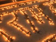 तस्वीरें : अयोध्या मामले पर फैसले को लेकर प्रयागराज में हुआ विशेष अनुष्ठान, लाखों दीपों से जगमगा उठा यमुना का तट