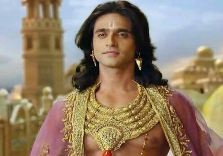 छोटे पर्दे के चर्चित कलाकारों में टीवी अभिनेता आशीष शर्मा ने छोटे पर्दे भी राम का किरदार निभाया था. उन्होंने टीवी सीरियल सिया के राम के में राम का किरदार निभाया था. 