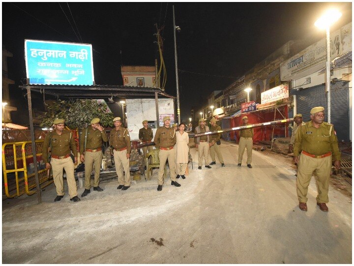 Ayodhya Verdict City of Ayodhya becomes a fortress before crucial verdict सीसीटीवी, ड्रोन और डबल लेयर बैरिकेडिंग, सघन तलाशी के साथ अयोध्या के चप्पे-चप्पे पर कड़ी सुरक्षा