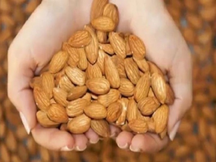 Weight can be reduced by using almonds and spinach Weight Loss: यहां जानें बादम और पालक के इस्तेमाल के जादूई फायदे