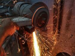 कंपनियों ने ज्यादा कर्मचारियों के साथ काम करने की इजाजत मांगी, कहा वजूद बचाने के लिए यह जरूरी