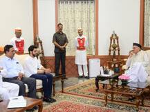 मोदी कैबिनेट ने महाराष्ट्र में राष्ट्रपति शासन लगाने की सिफारिश की- सूत्र