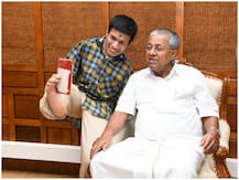 Viral: दिव्यांग पेंटर ने केरल के सीएम को दान की रिएलिटी शो में जीत की रकम, पैर से ली सेल्फी