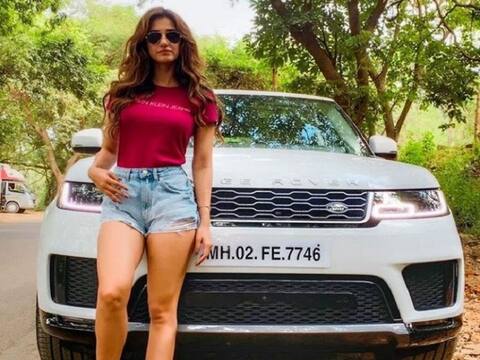 दिशा पाटनी ने खरीदी है 1.3 करोड़ की ये गाड़ी, Range Rover की इस कार के कई स्टार्स हैं दीवाने दिशा पाटनी ने खरीदी है 1.3 करोड़ की ये गाड़ी, Range Rover की इस कार के कई स्टार्स हैं दीवाने