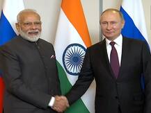 पीएम मोदी ने की पुतिन से मुलाकात, द्विपक्षीय मुद्दों पर हुई चर्चा