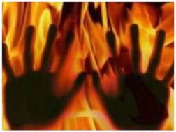 मुंबई: 19 साल की लिव-इन पार्टनर की गला घोंटकर हत्या की फिर शव को लगाई आग, हुआ गिरफ्तार