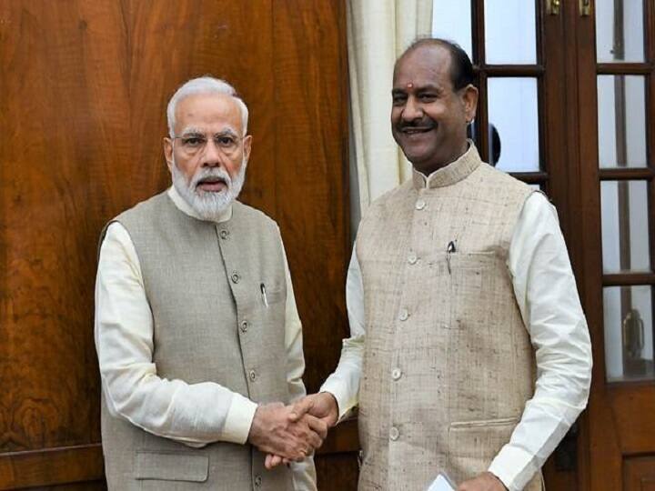 शीतकालीन सत्र: स्पीकर और सरकार ने बुलाई सर्वदलीय बैठक, दोनों बैठकों में मौजूद रहेंगे पीएम मोदी speaker and government calls meeting before winter session, pm will attend the meeting शीतकालीन सत्र: स्पीकर और सरकार ने बुलाई सर्वदलीय बैठक, दोनों बैठकों में मौजूद रहेंगे पीएम मोदी