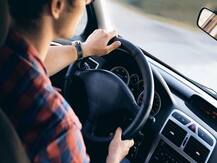 ड्राइविंग के टाइम आप भी सुनते हैं म्यूजिक तो ये खबर जरूर पढ़ें