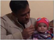 Viral: 'अन्नप्राशन' पर एक बच्ची को धोनी ने खिलाया खाना, वीडियो वायरल