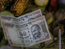 आर्थिक मोर्चे पर फिर बुरी खबर, 40 सालों में पहली बार घटा उपभोक्ता खर्च