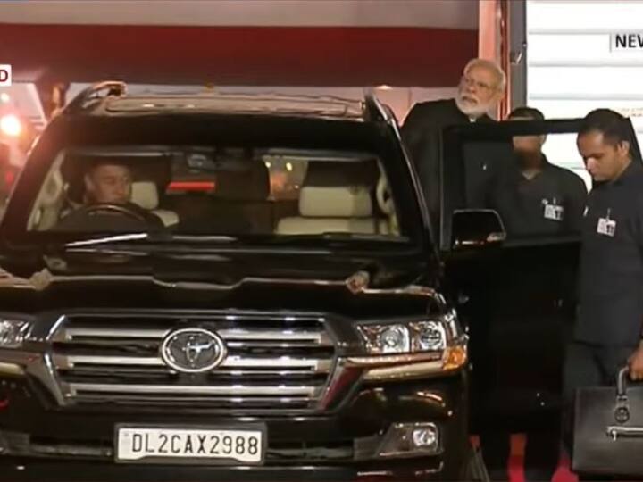 PM Narendra Modi Latest Car Is Toyota Land Cruiser पीएम मोदी के
