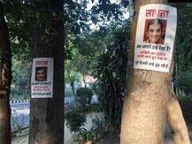 दिल्ली: गौतम गंभीर पर शुरू हुआ पोस्टर वॉर, लिखा- क्या आपने इन्हें देखा है?