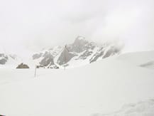 पिछले 48 घंटों में सेना का सामना करीब 32 एवलांच से हुआ, 4 जवानों की मौत