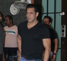 IN PICS: अर्पिता-आयुष ने शादी की सालगिरह पर दी शानदार पार्टी, सलमान से लेकर कैटरीना आईं नजर