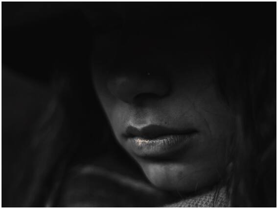 शख्स ने साथ नई ज़िंदगी शुरू करने का किया था वादा, लाखों के गहने लेकर हुआ फरार