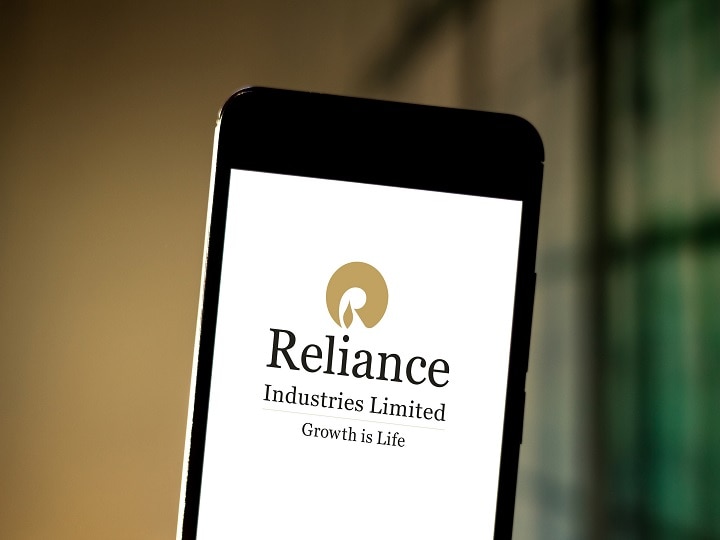 Reliance become first Indian company to achive 9 5 lakh crore market cap रिलायंस का कमालः 9.5 लाख करोड़ मार्केट कैप हासिल कर खुद का रिकॉर्ड तोड़ा, सबसे बड़ी कंपनी का ताज बरकरार