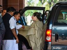 गांधी परिवार की सुरक्षा के लिए CRPF ने SPG से मांगी 6 आर्मर्ड गाड़ियां