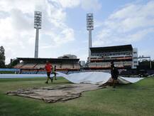 जब अजीबोगरीब वजहों से रोकने पड़े क्रिकेट मैच, जानें कब-कब हुए ऐसे वाकये