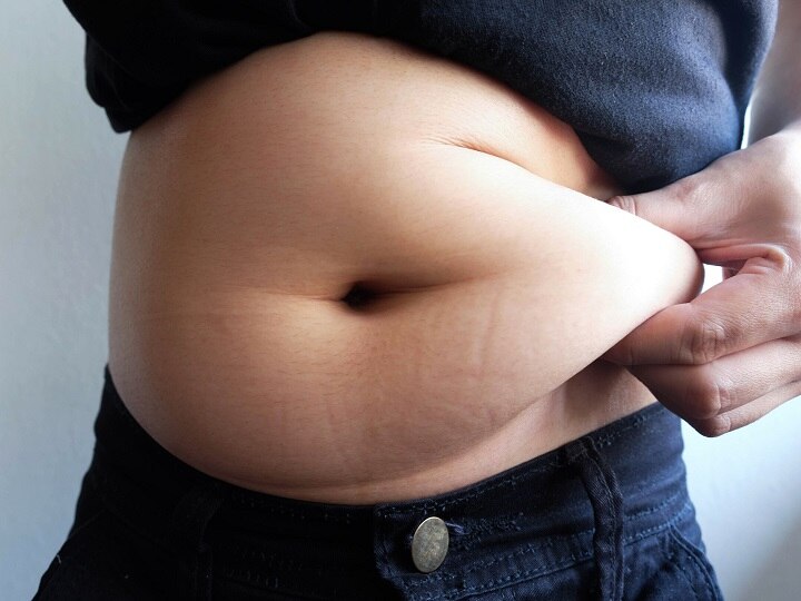 Can drinking beer lead to more belly fat? Need to know about possible effects between weight gain and beverage क्या बीयर पीने से बढ़ती है पेट की चर्बी? वजन में इजाफा और ड्रिंक के बीच संबंध को जानिए