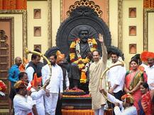 महाराष्ट्र में सरकार बनने के बाद कैबिनेट की पहली बैठक में होगा किसानों की कर्जमाफी का एलान