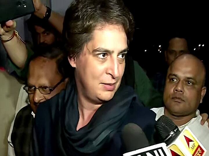 एसपीजी सुरक्षा हटाए जाने पर प्रियंका गांधी ने कहा- यह राजनीति है Priyanka Gandhi Vadra on removal of SPG cover said Thatis part of politics एसपीजी सुरक्षा हटाए जाने पर प्रियंका गांधी ने कहा- यह राजनीति है