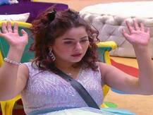 बिग बॉस 13: सिद्धार्थ शुक्ला और असीम रियाज़ के बाद, हिमांशी खुराना ने एक लड़ाई में शहनाज़ गिल को दिया धक्का, आज देखेंगे ये सब