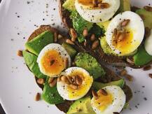 Health Tips: ज्यादा अंडे खाते हैं तो हो जाएं सावधान, बढ़ सकता है डायबिटीज का खतरा