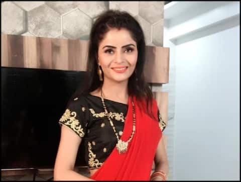 टीवी अभिनेत्री गहना वशिष्ठ को सेट पर आया हार्ट अटैक, गंभीर हालत में अस्पताल में भर्ती टीवी अभिनेत्री गहना वशिष्ठ को सेट पर आया हार्ट अटैक, गंभीर हालत में अस्पताल में भर्ती