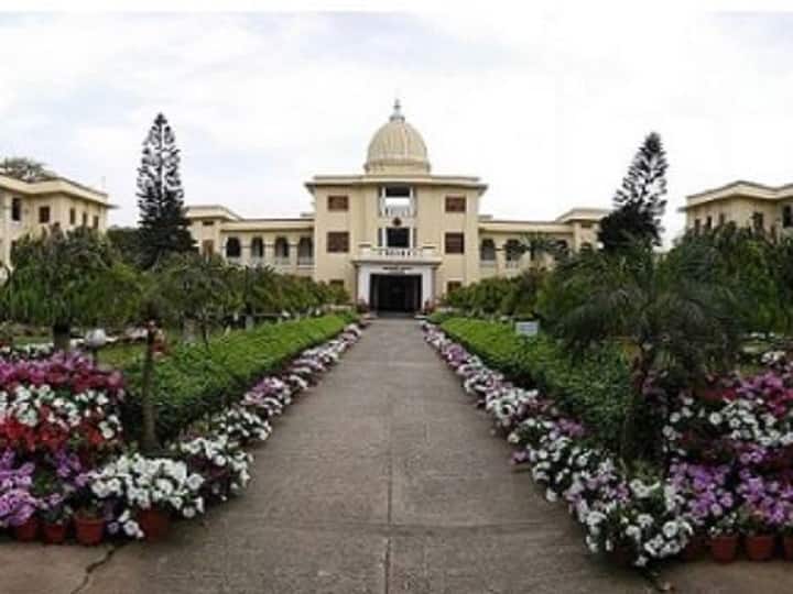 Belur Ramakrishna Mission college appoints Muslim professor BHU के बाद अब कोलकाता के इस कॉलेज के संस्कृत विभाग में हुई मुस्लिम प्रोफेसर की नियुक्ति