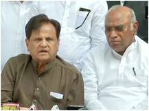 कांग्रेस ने कहा- बिना बैंड-बाजा-बारात के हुआ शपथग्रहण, आज संविधान और लोकतंत्र की धज्जिया उड़ीं