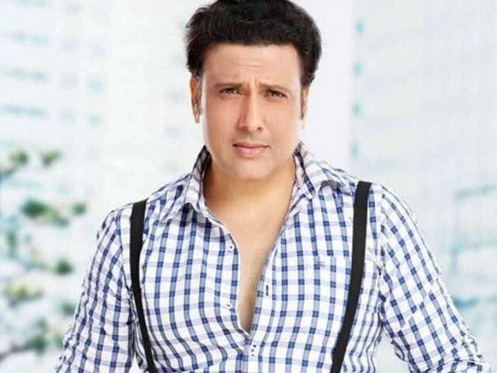 बॉलीवुड एक्टर गोविंदा ने 90 के दशक में करोड़ों दर्शकों कि दिलों पर राज किया. गोविंदा के कॉमिक अंदाज और डांसिंग स्टाइल ने हर किसी का ध्यान अफनी तरफ खींचा. वो समय ऐसा था जब गोविंदा ही ऐसे एक्टर थे जो तीनों खानों पर भारी पड़ते थे. ना तो उनके पास सलमान खान जैसी बॉडी थी ना शाहरूख जैसा रोमांटिक अंदाज ना ही आमिर खान जैसा चॉकलेटी चेहरा, फिर भी दर्शकों को उनका हर अंदाज भाता था.