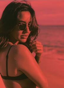 खास अंदाज में छुट्टियां मना रही हैं नेहा शर्मा, फैंस के साथ शेयर की ये तस्वीरें