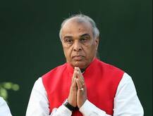 80 घंटे तक सीएम रहे फडणवीस, तस्वीरों में जानें कम समय तक मुख्यमंत्री रहने वाले नेताओं के नाम