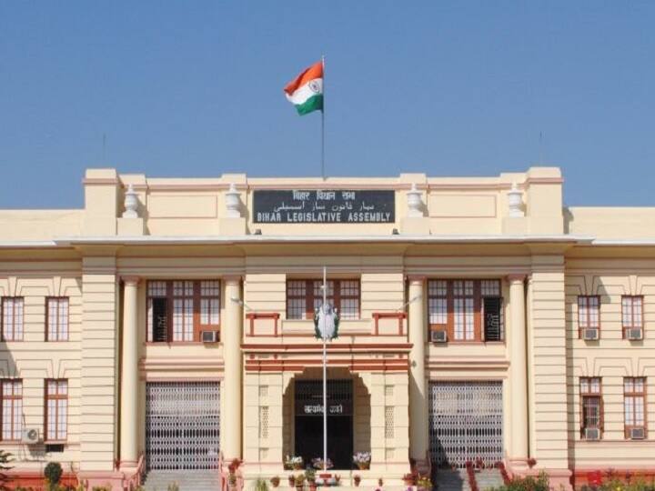 patna opposition uproar in bihar assembly on nrc बिहारः एनआरसी के मुद्दे पर विधानसभा में विपक्ष का हंगामा, कहा- स्थिति साफ करे सरकार