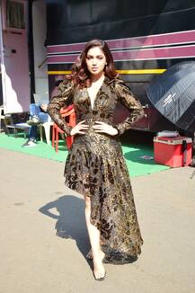 Bhumi Pednekar Birthday: বত্রিশে পা, কেক কেটে বন্ধুদের সঙ্গে জন্মদিন পালন ভূমি পেডনেকরের