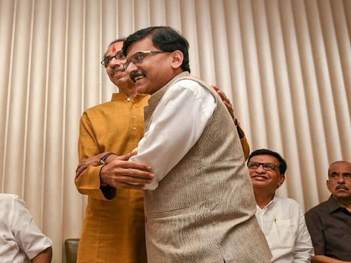 उद्धव ठाकरे बने महाराष्ट्र के नए हीरो, शिवसेना ने सामना में लिखा- बीजेपी पूरी तरह नग्न हो गई shiv sena targets bjp in its mouth piece samna उद्धव ठाकरे बने महाराष्ट्र के नए हीरो, शिवसेना ने सामना में लिखा- बीजेपी पूरी तरह नग्न हो गई