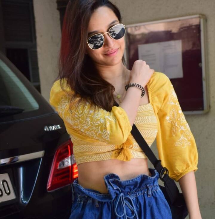  इससे पहले उनकी फिल्म 'छिछोरे' रिलीज हुई थी जिसमें वो सुशांत सिंह राजपूत के साथ नजर आई थी. 