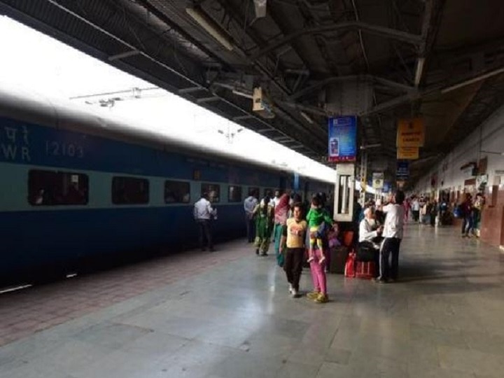 Indian Railways earns 139 crore from platform tickets प्लेटफॉर्म टिकटों की बिक्री से रेलवे को 2018-19 में 139 करोड़ रुपये की आय- रेल मंत्री