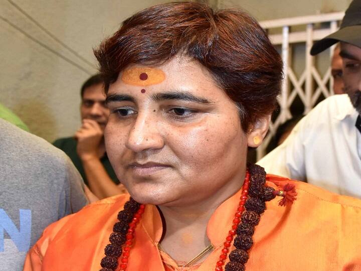 Asaduddin Owaisi on pragya singh thakur refers Nathuram Godse as deshbhakt गोडसे को देशभक्त बताने वाली वाली टिप्पणी पर चौतरफा घिरीं प्रज्ञा ठाकुर, असदुद्दीन ओवैसी ने साधा निशाना