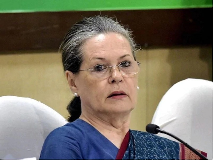Sonia Gandhi chaired Meeting of the 22 Political Parties begins virtually to dicuss Coronavirus and migrants issue विपक्षी दलों की बैठक में सोनिया गांधी बोलीं- संघवाद की भावना को भुलाकर, विपक्ष की मांगों को अनसुना किया गया