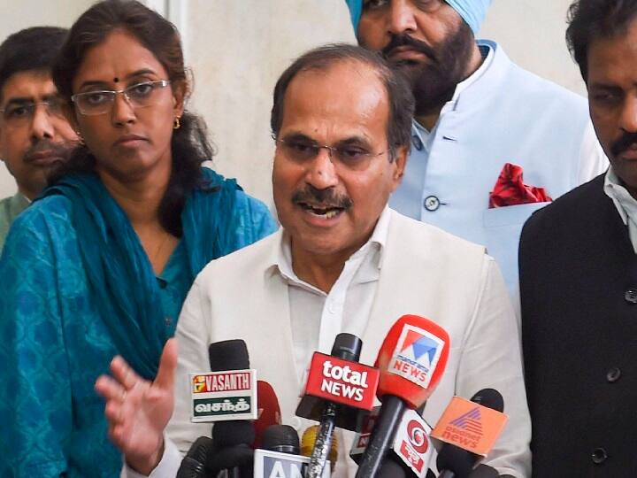 Congress leader Adhir Ranjan Chowdhury attacked PM Modi And Amit Shah over migrants Issue कांग्रेस नेता अधीर रंजन का विवादित बयान, 'हिंदुस्तान किसी की जागीर नहीं, पीएम मोदी और अमित शाह खुद घुसपैठिए'